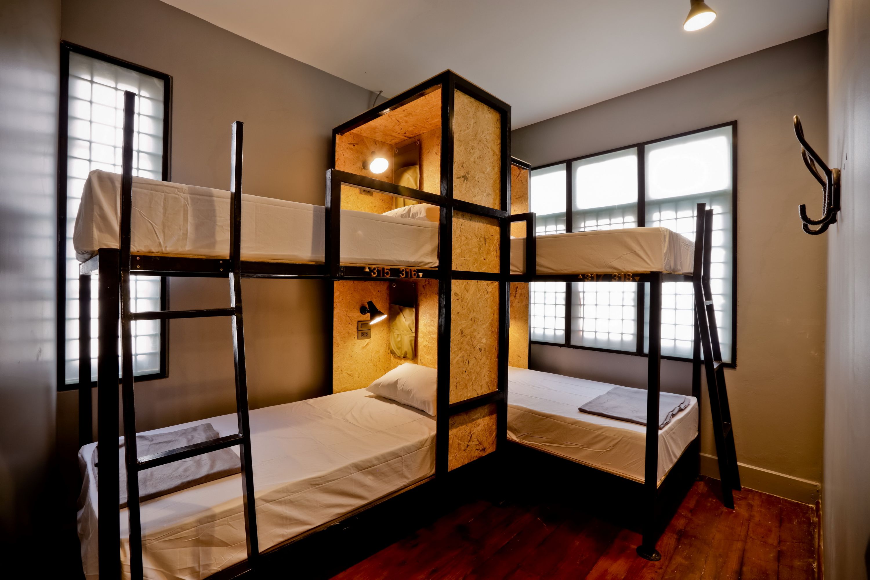 4 bunk beds in a room